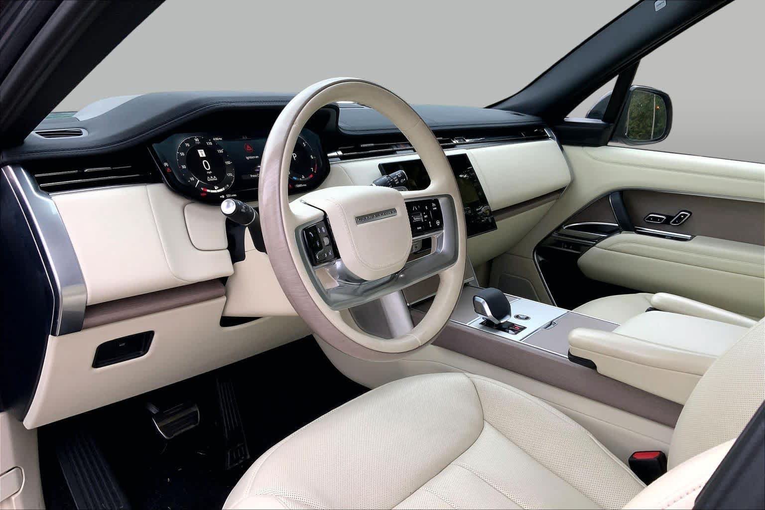 Used 2024 Land Rover Range Rover SE AWD/4WD image 16