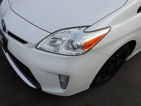 Used 2013 Toyota Prius Three image 10