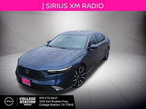 Used 2024 Honda Accord Touring image 7