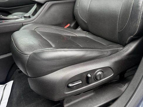 Used 2019 GMC Acadia SLT w/ LPO, Floor Liner Package image 20