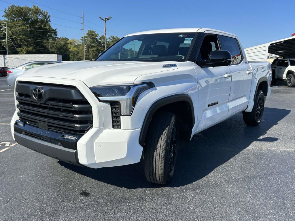 Used 2025 Toyota Tundra Limited AWD/4WD image 6