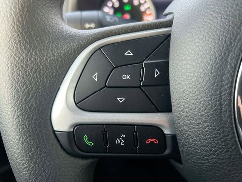 Used 2023 Jeep Renegade Latitude image 24