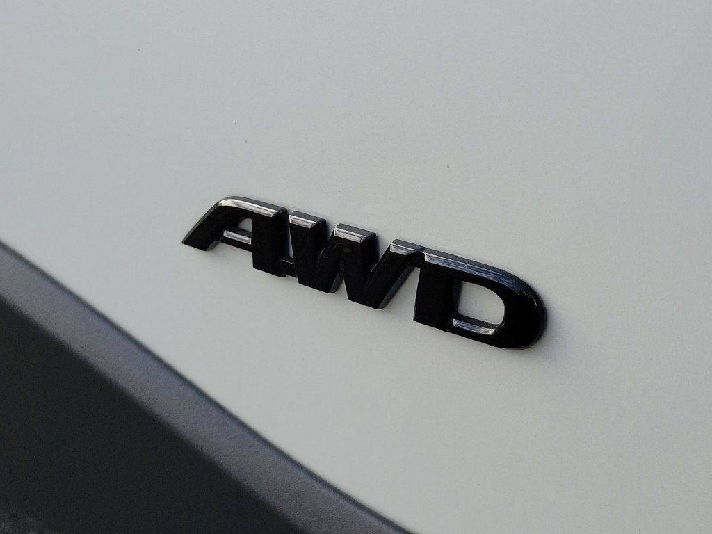 Used 2024 Toyota Corolla Cross AWD Hybrid image 11