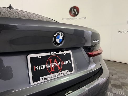 Used 2022 BMW 330i xDrive Sedan w/ Driving Assistance Package image 12