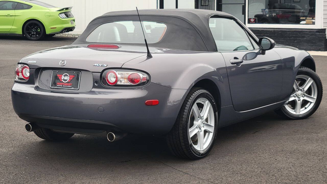 Used 2007 MAZDA MX-5 Miata Sport RWD image 11