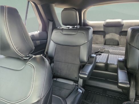 Certified 2022 Ford Explorer ST w/ ST Street Pack RWD image 8