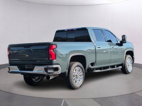 Used 2025 Chevrolet Silverado 2500 LTZ w/ LTZ Convenience Package AWD/4WD image 6