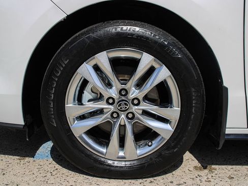 Used 2024 Toyota Sienna Limited FWD image 45