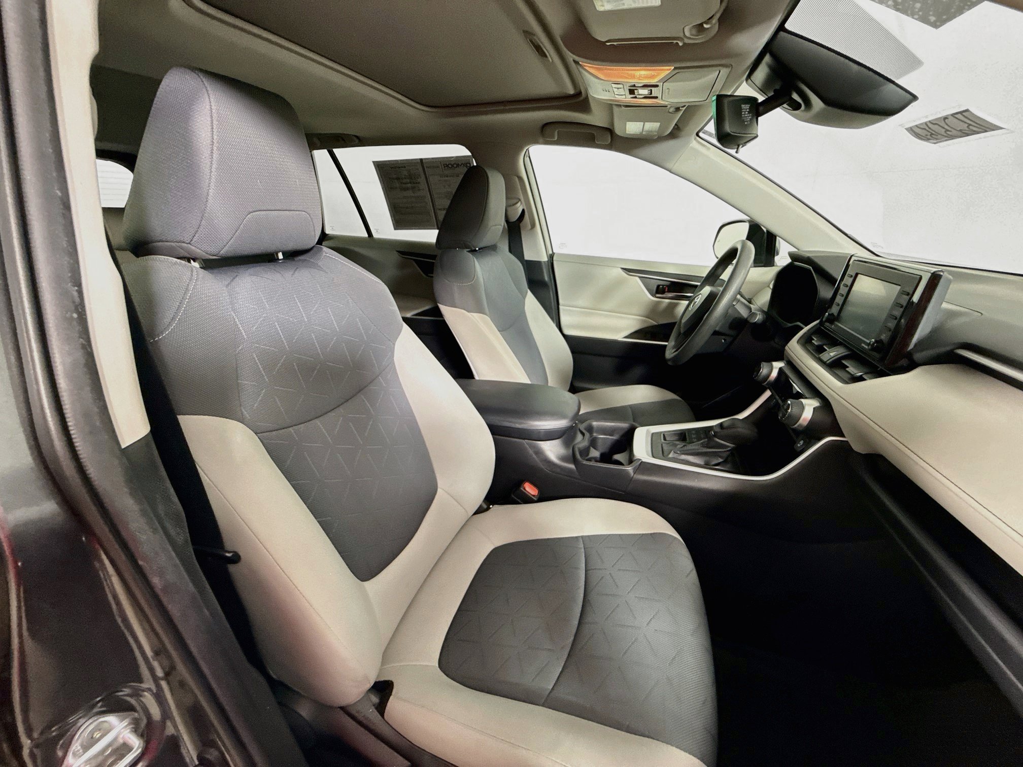 Certified 2020 Toyota RAV4 XLE w/ Convenience Package AWD/4WD image 26