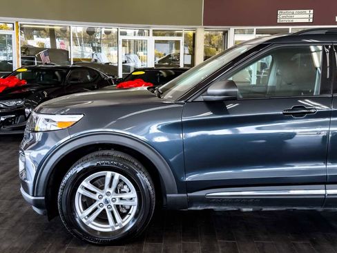 Used 2023 Ford Explorer XLT image 10