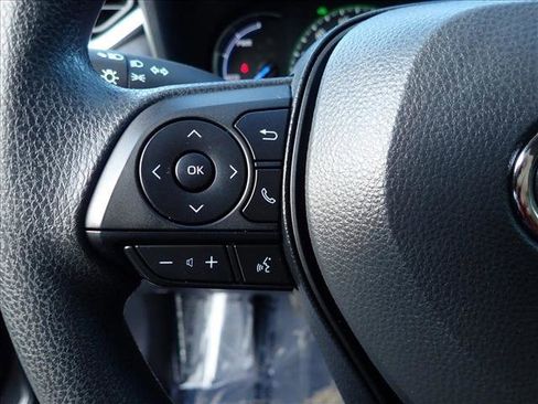 Used 2025 Toyota RAV4 LE AWD/4WD image 13