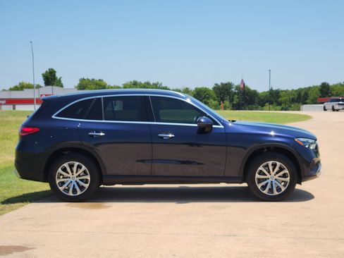 Used 2023 Mercedes-Benz GLC 300 image 7