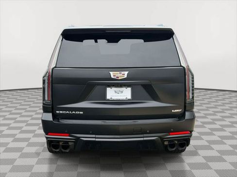 Used 2025 Cadillac Escalade ESV V AWD/4WD image 6