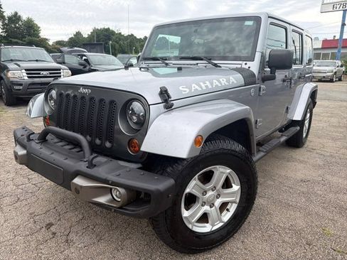 Used 2015 Jeep Wrangler Unlimited Sahara w/ Max Tow Package AWD/4WD image 1