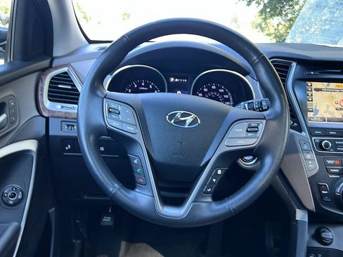 Used 2017 Hyundai Santa Fe FWD image 13