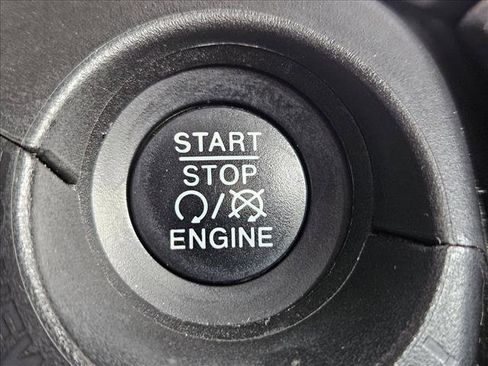 Used 2021 Jeep Renegade Sport image 15