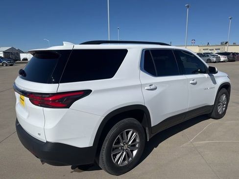 Used 2023 Chevrolet Traverse LT FWD image 7