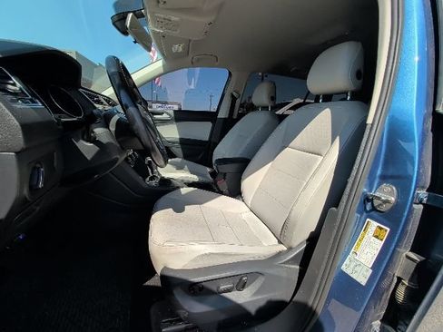 Used 2018 Volkswagen Tiguan SE FWD image 4