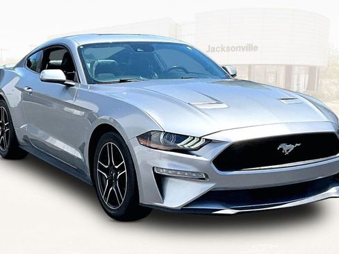 Used 2023 Ford Mustang Premium RWD image 3