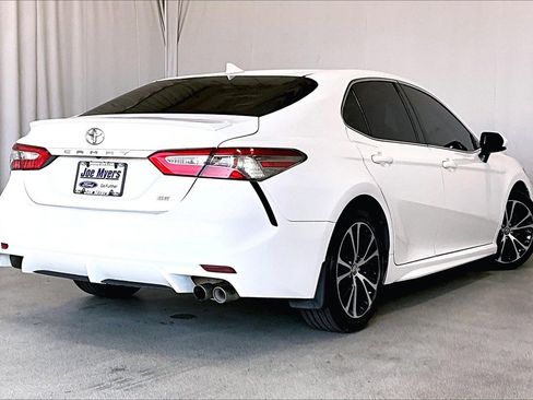 Used 2019 Toyota Camry SE image 13