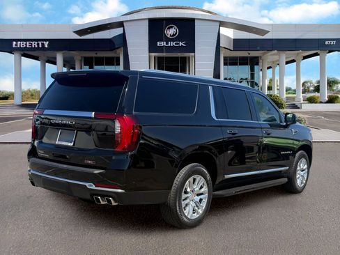 Used 2025 GMC Yukon XL Denali AWD/4WD image 2
