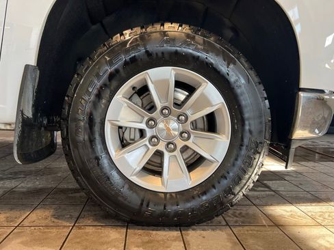 Used 2025 Chevrolet Silverado 1500 LT image 12