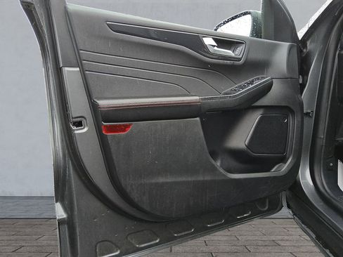 Used 2025 Ford Escape ST-Line image 17