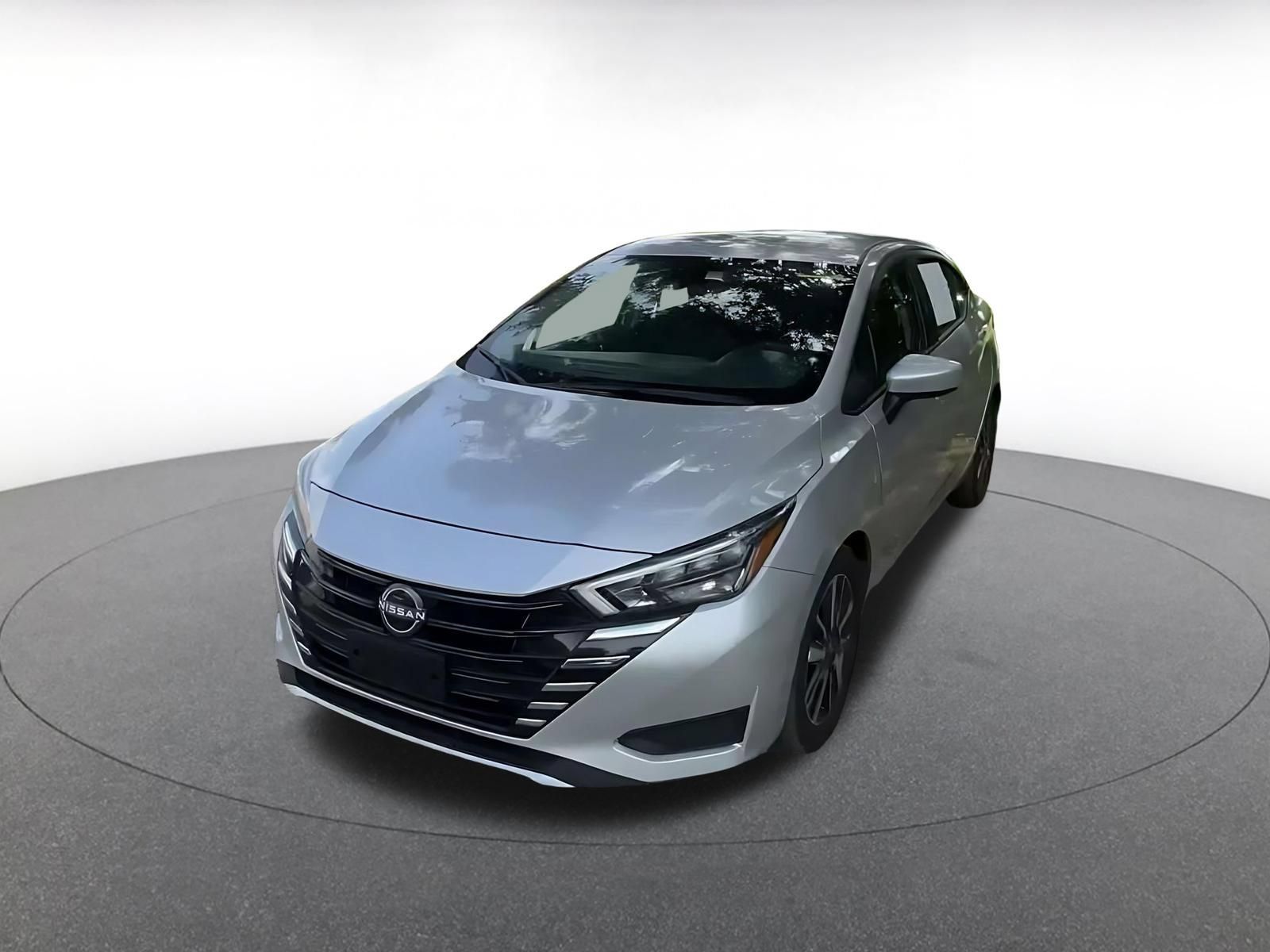 Used 2025 Nissan Versa SV FWD image 6