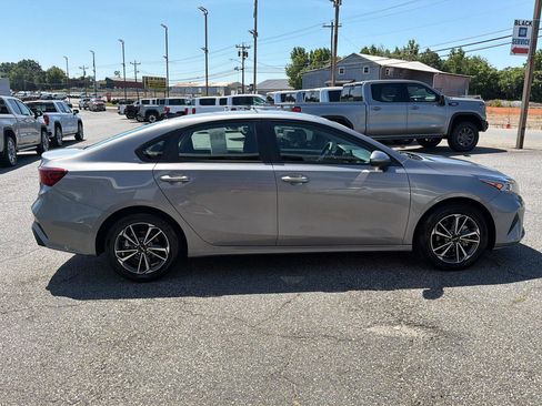 Used 2023 Kia Forte LXS FWD image 4