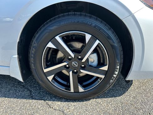 Used 2024 Nissan Sentra SV w/ Trunk Package image 12