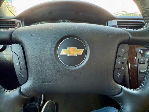 Used 2014 Chevrolet Impala LT w/ LT Sunroof Package image 34