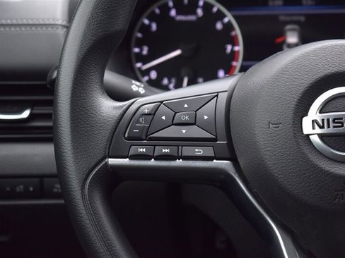 Used 2023 Nissan Sentra SV FWD image 14