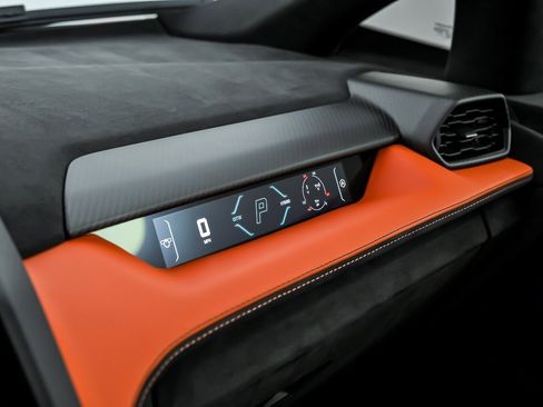 Used 2024 Lamborghini Revuelto AWD/4WD image 32
