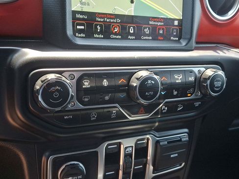 Used 2019 Jeep Wrangler Unlimited Rubicon AWD/4WD image 15