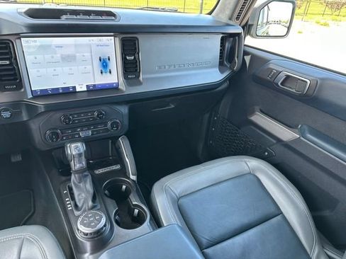 Used 2022 Ford Bronco Outer Banks AWD/4WD image 13