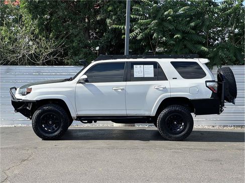 Used 2020 Toyota 4Runner SR5 AWD/4WD image 13