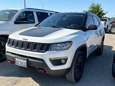 Used 2019 Jeep Compass Trailhawk w/ Leather Interior Group AWD/4WD image 8