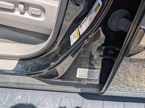 Used 2015 Honda Pilot Touring image 17