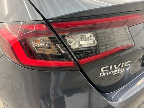Used 2025 Honda Civic Sport image 34