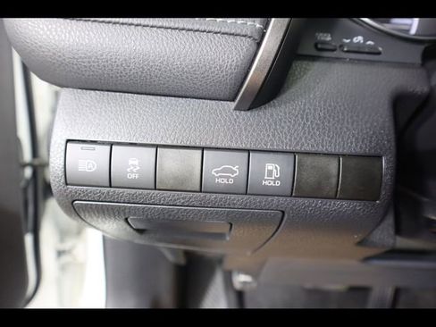 Used 2020 Toyota Camry SE FWD image 22