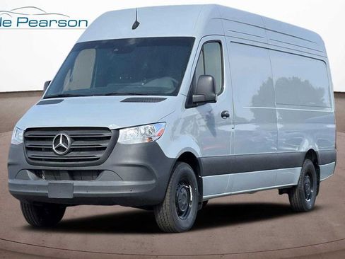 Used 2024 Mercedes-Benz Sprinter 2500 image 1