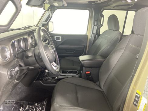 Used 2020 Jeep Gladiator Overland AWD/4WD image 13
