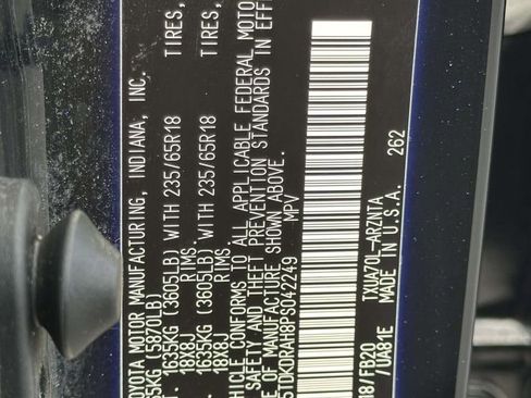 Used 2023 Toyota Highlander LE image 28