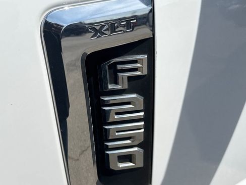 Used 2017 Ford F250 XLT w/ XLT Value Package image 6