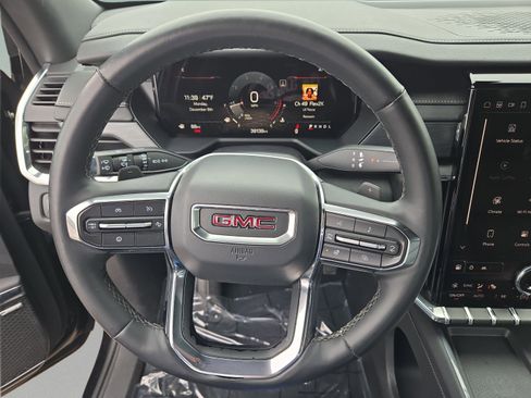 Used 2024 GMC Acadia Elevation image 9