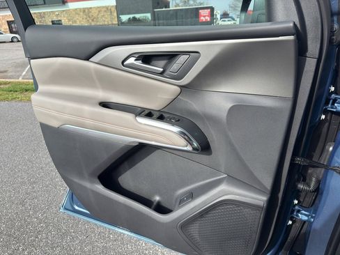 New 2026 Chevrolet Traverse LT w/ Driver Confidence Package FWD image 9