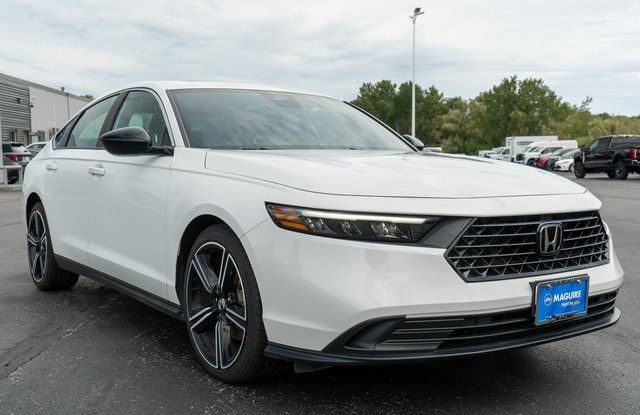 Used 2023 Honda Accord Sport image 4