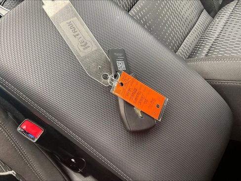 Used 2026 Chevrolet Equinox LT FWD image 9