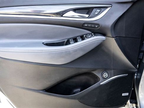 Used 2024 Buick Enclave Premium image 10