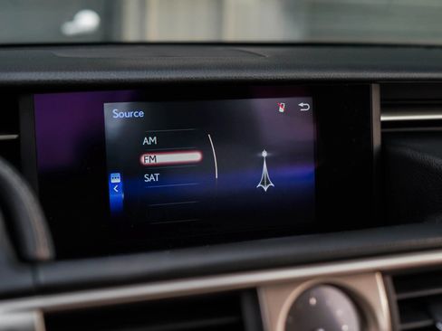 Used 2015 Lexus IS 250 RWD image 20